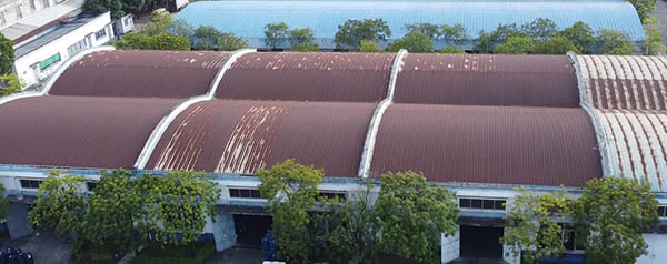 彩钢瓦棚顶翻新前 彩钢瓦棚顶翻新前
